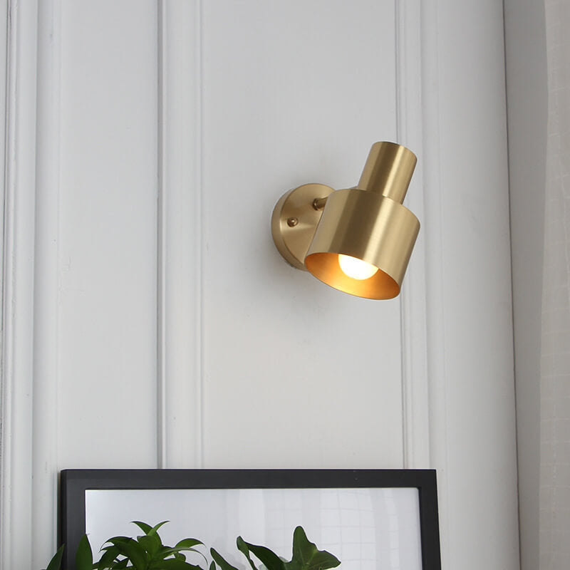 AuraGold – Minimalistische Goldene Wandleuchte