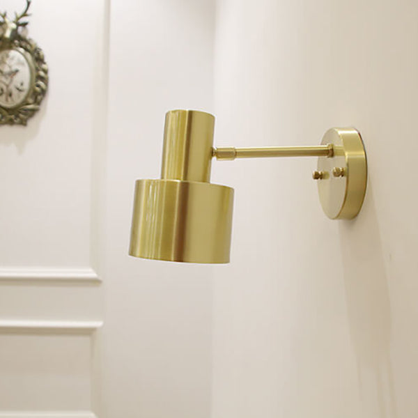 AuraGold – Minimalistische Goldene Wandleuchte
