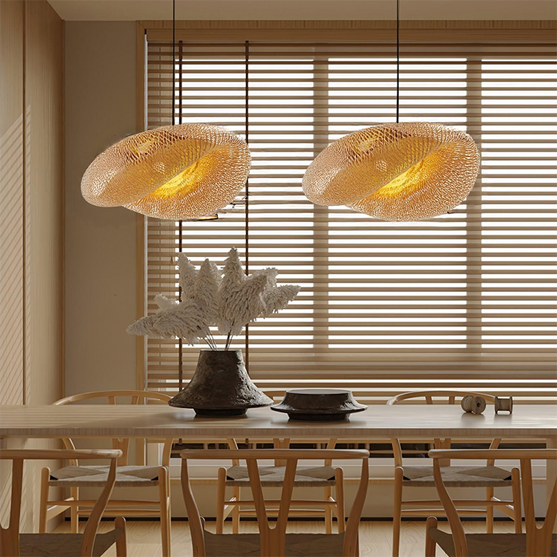 Hängelampe aus Bambus – Geflochten – LED – Warmes Licht – Wohnzimmer