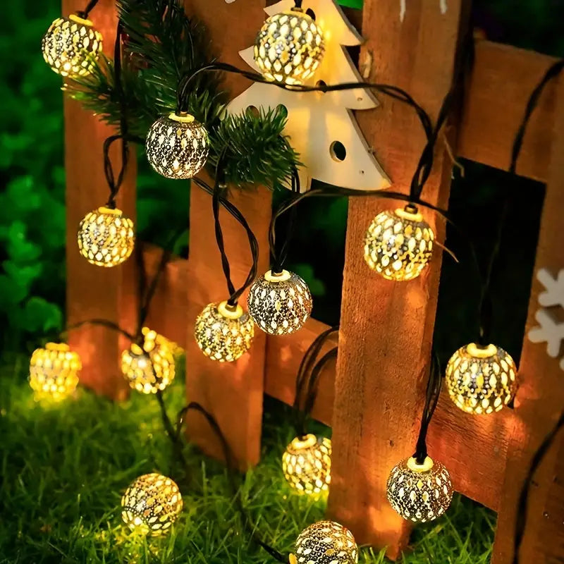 LumoMarrakesh Lichterkette Marokkanisch Metall Kugeln für Terrasse