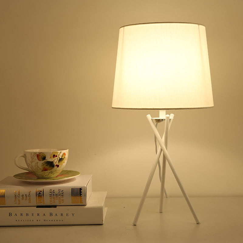 LumiTact Tischlampe Minimalistisch Stoffschirm Warmweiß Schlafzimmer