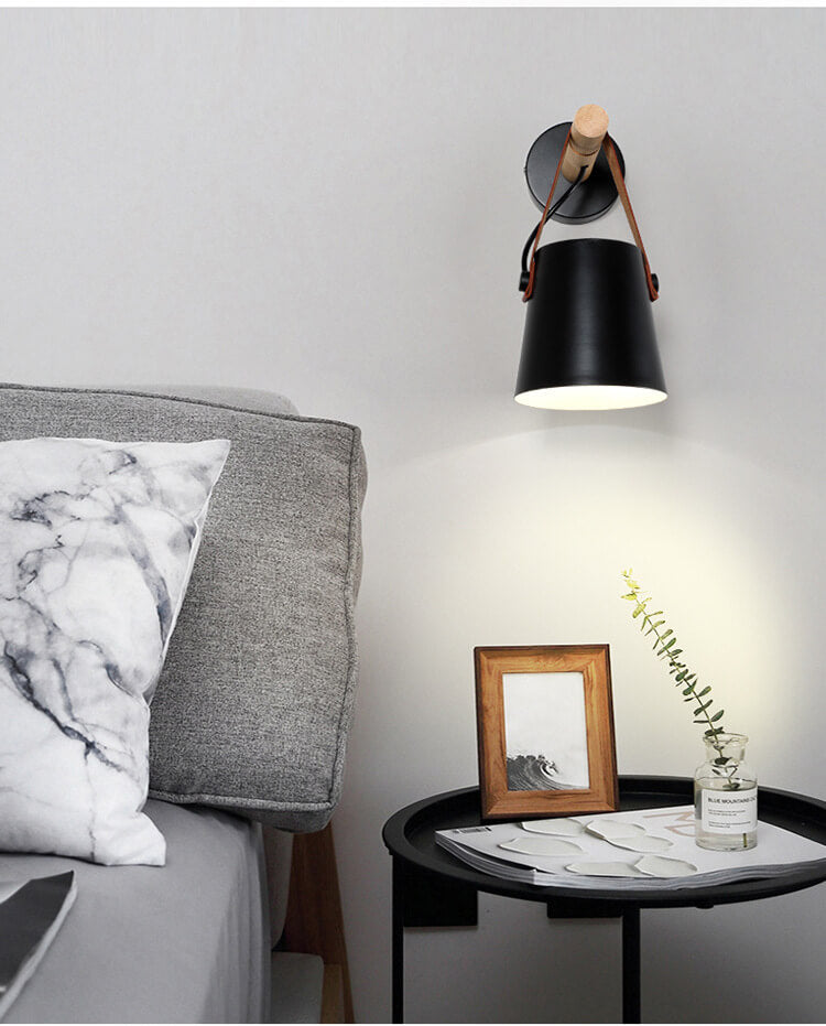 WoodHaven LED-Wandleuchte mit Holzarm