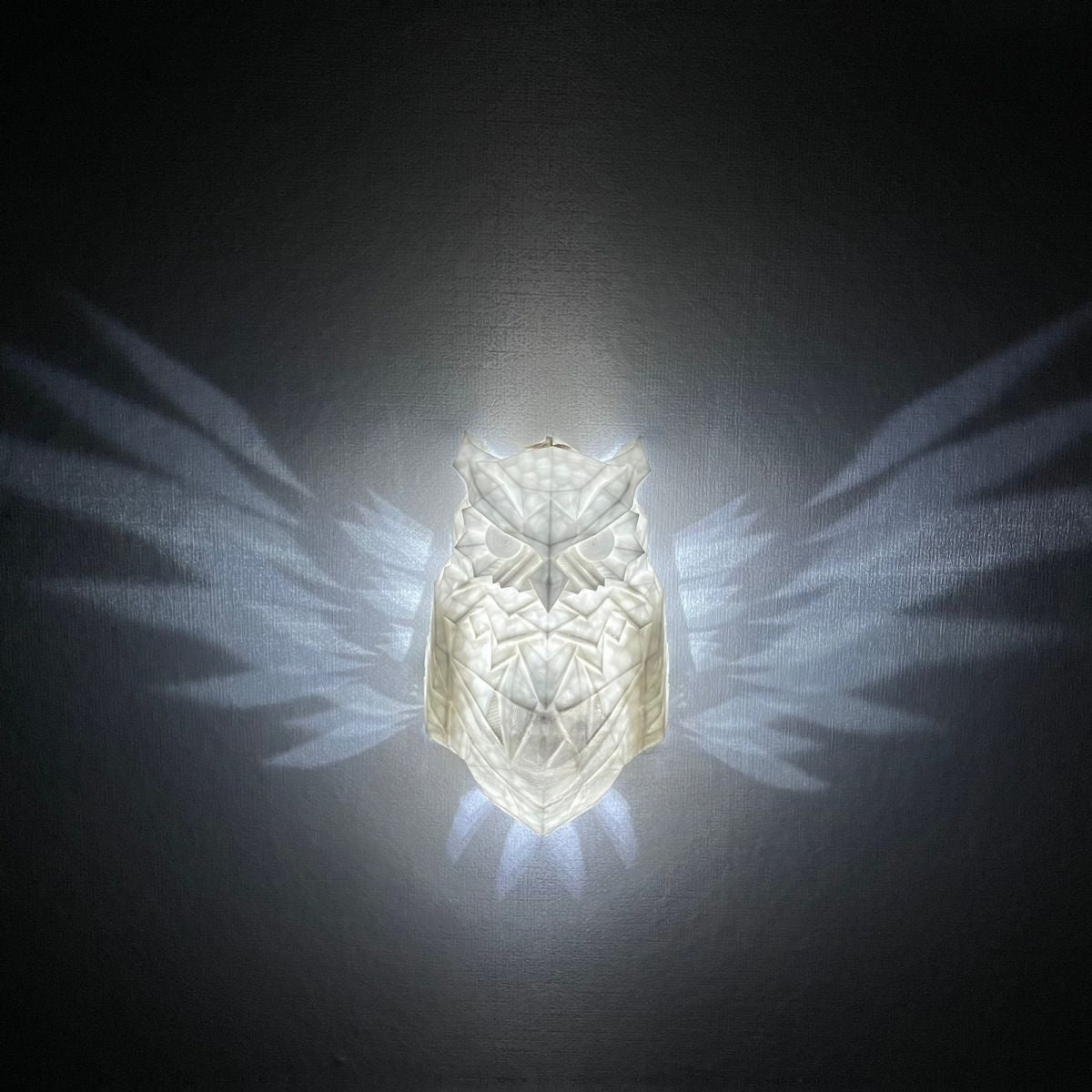TwilightOwl - LED-Wanddekoration in Eulenform zur Stimmungsbeleuchtung