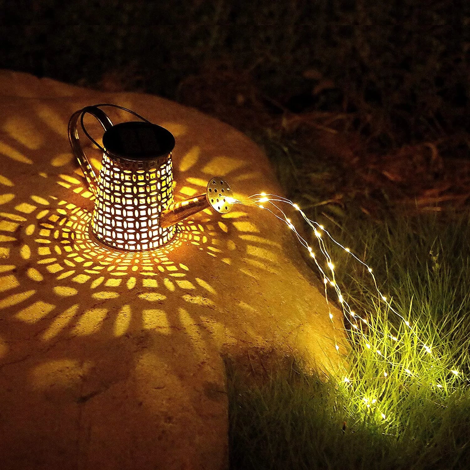 EnchantaCan - Solar-Watering Can mit Mystischem Leuchten
