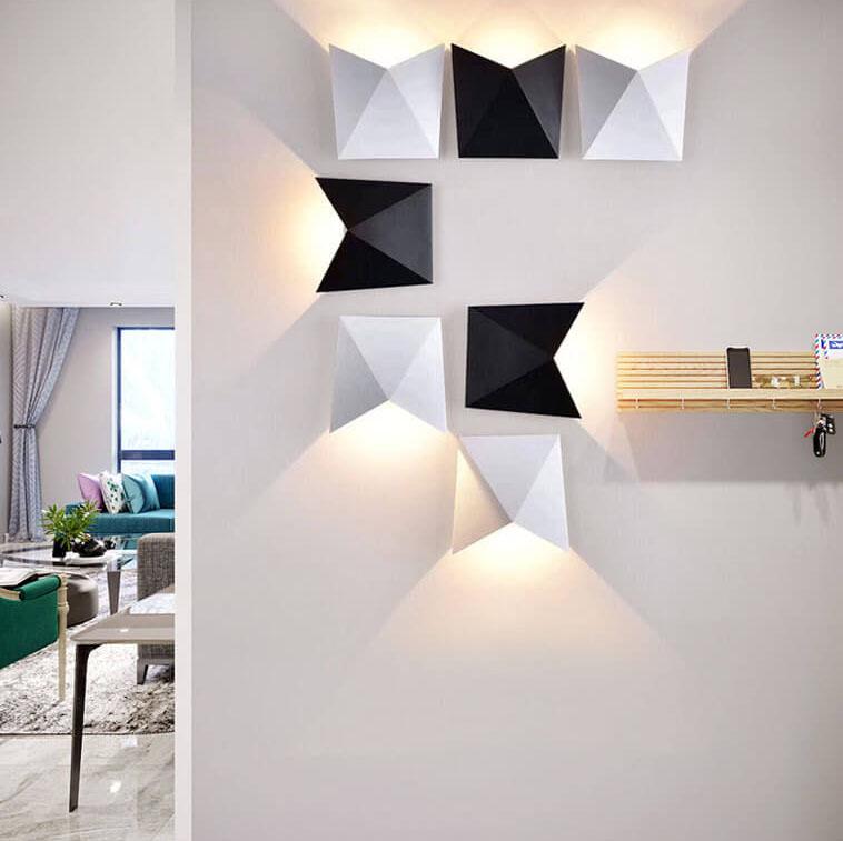 Origami LED-Wandleuchte - Modernes schwarz-weißes Origami-Design für Wohnzimmer oder Flur