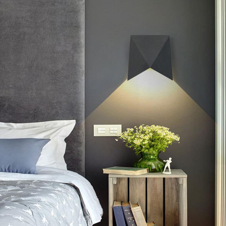 Origami LED-Wandleuchte - Modernes schwarz-weißes Origami-Design für Wohnzimmer oder Flur