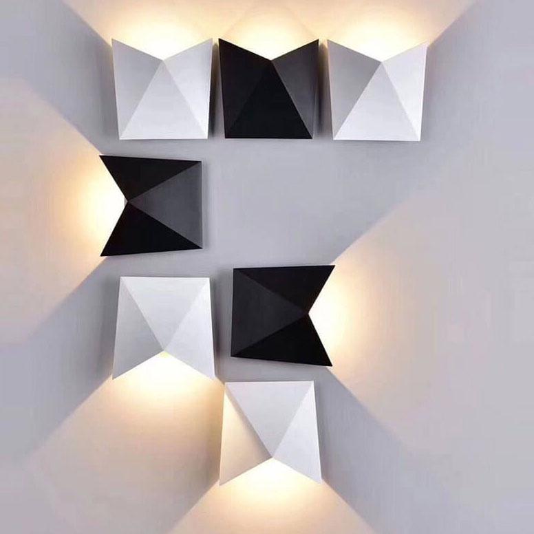 Origami LED-Wandleuchte - Modernes schwarz-weißes Origami-Design für Wohnzimmer oder Flur
