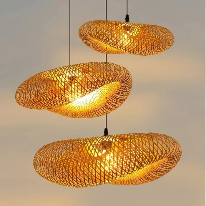 Hängelampe aus Bambus – Geflochten – LED – Warmes Licht – Wohnzimmer