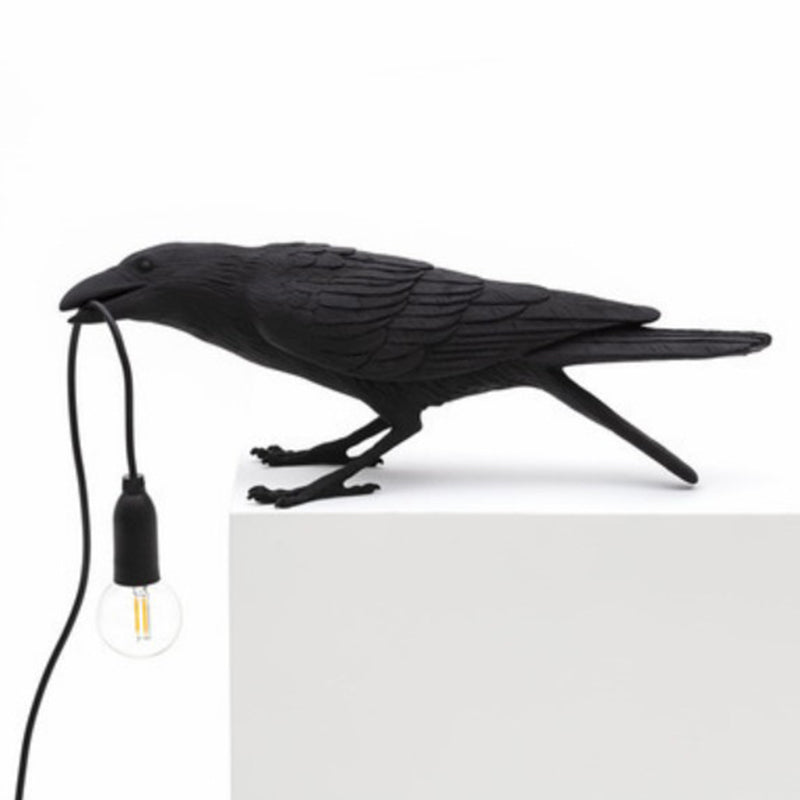 AvianGlow - Künstlerische Tischlampe aus Harz für das Schlafzimmer