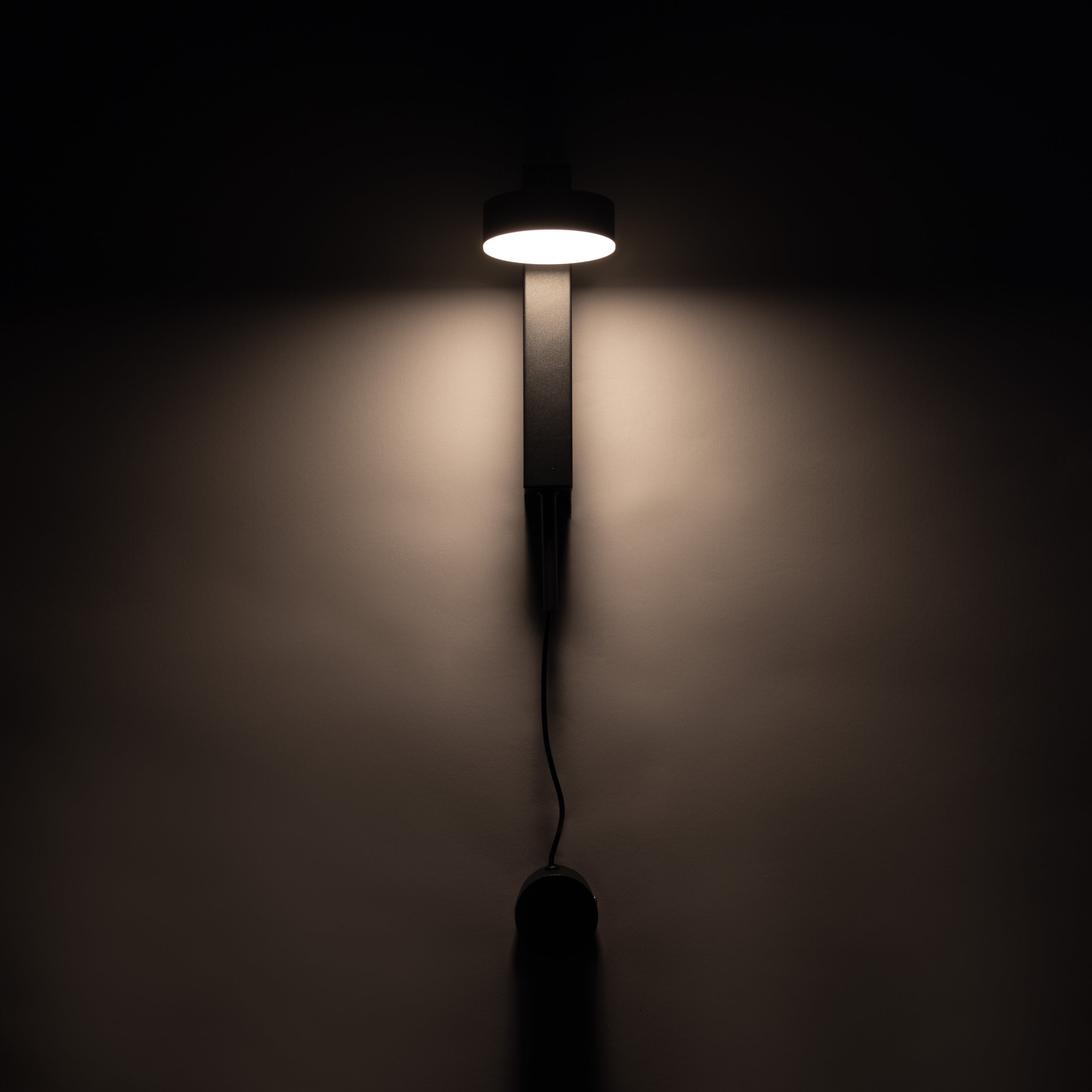 Candiora LED-Wandleuchte – Modernes Design in Schwarz & Gold für Wohnzimmer