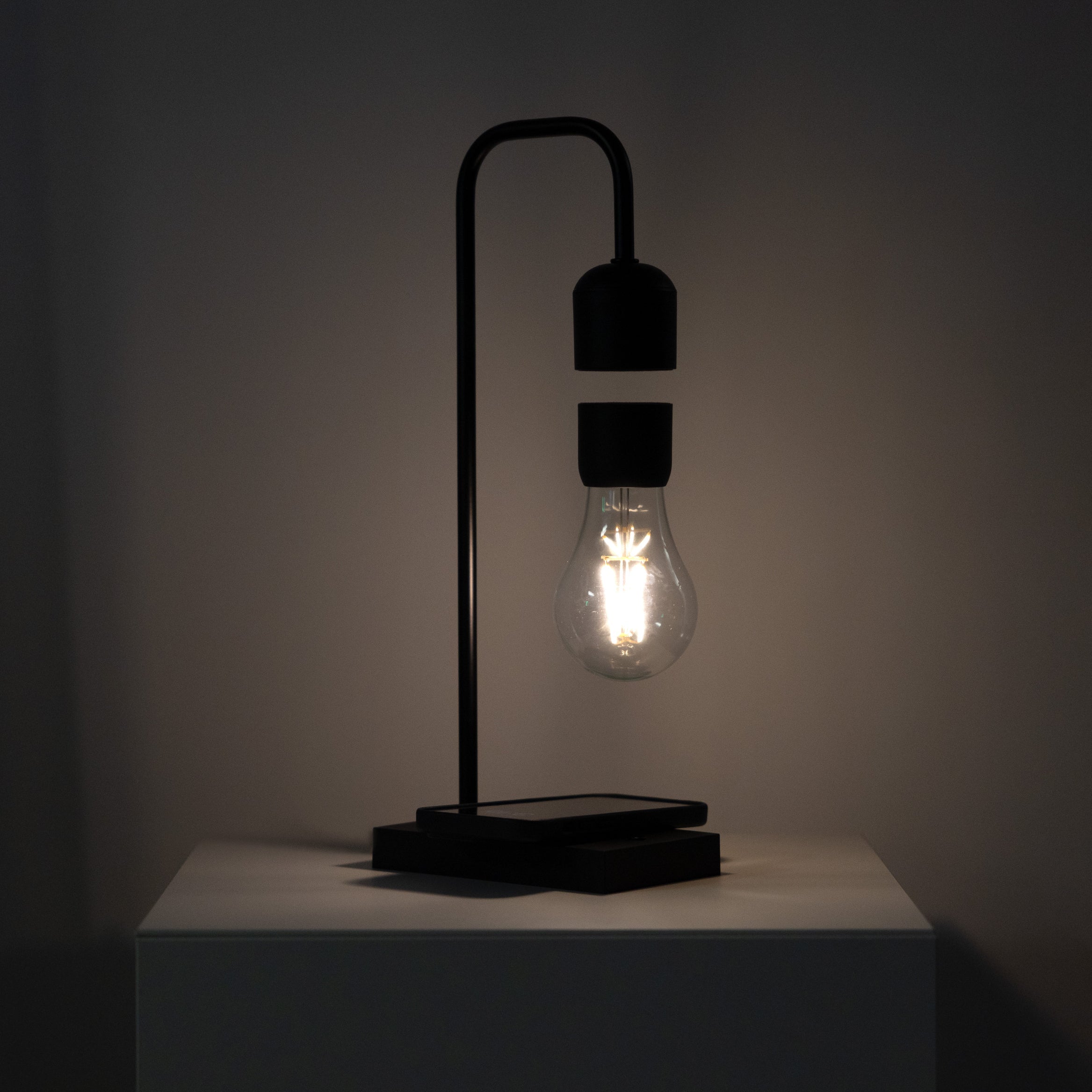 HoverLite - Minimalistische kabellose schwebende LED-Lampe