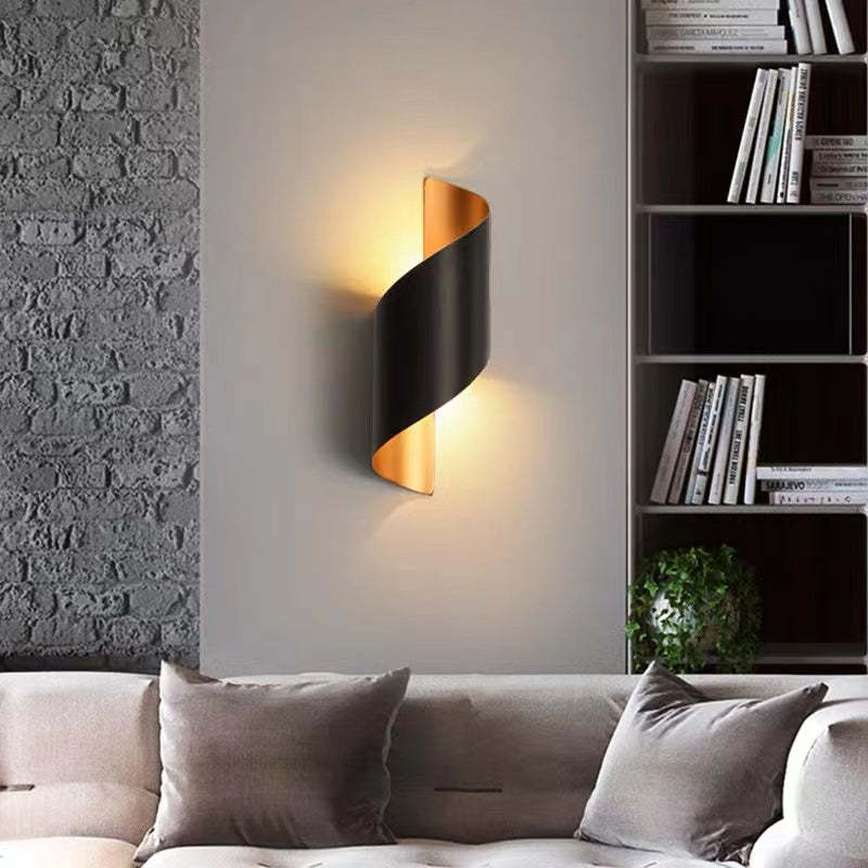 VernoSpiral LED-Wandleuchte – Spiraldesign aus Metall in Schwarz & Weiß