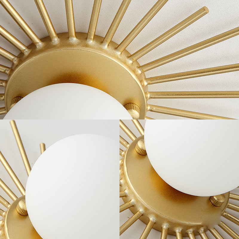 OpalGlint - Goldene Deckenleuchte mit mattiertem Glas