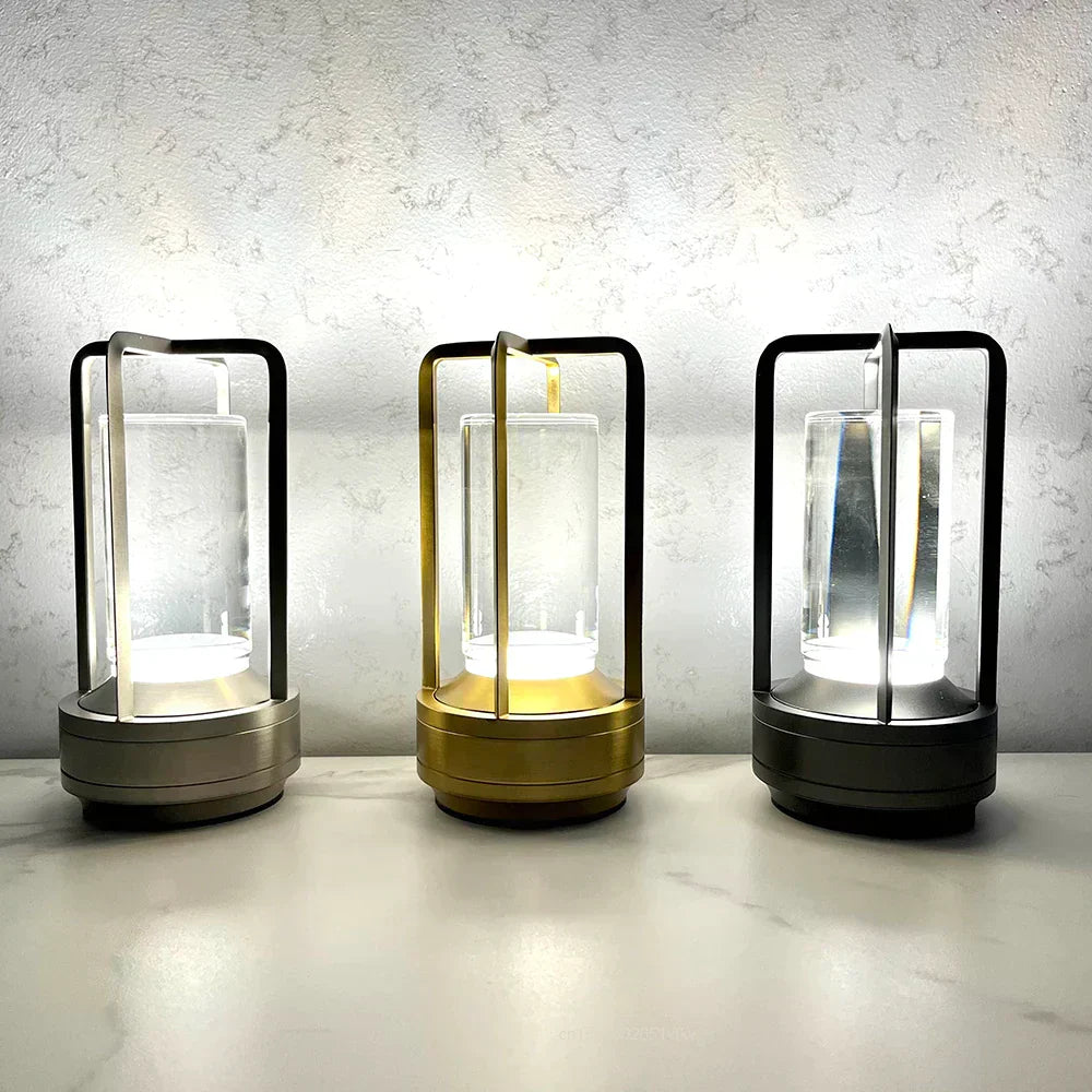 LumiGlow | Dimmbare Tischlampe mit handpoliertem Kristallglas