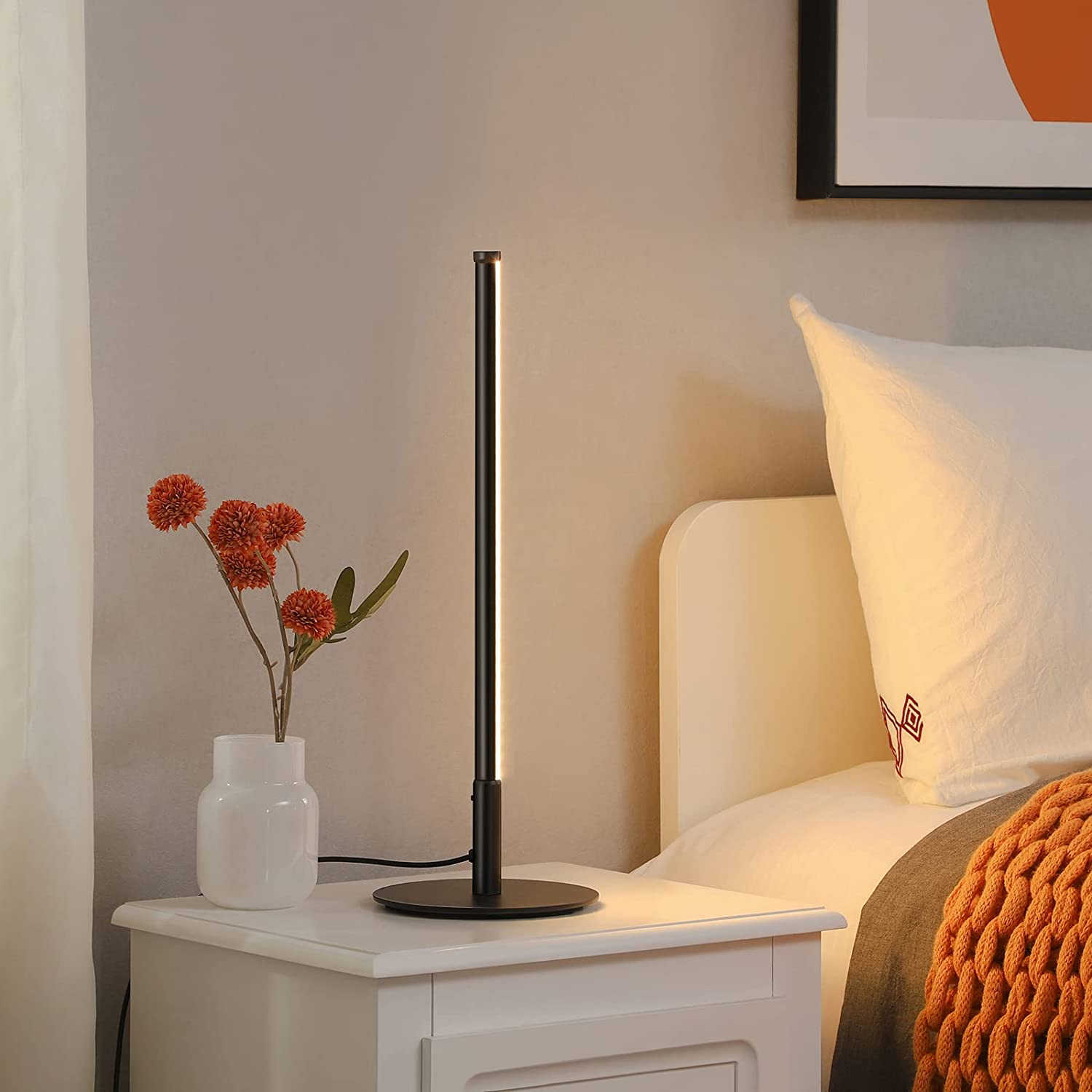 LustrousGold - Elegante goldene LED-Tischlampe