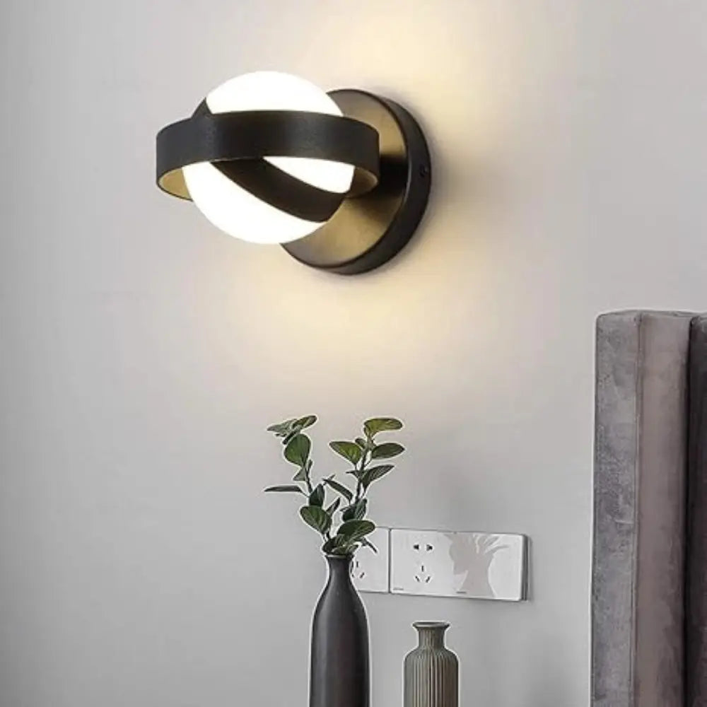 Noctura LED-Wandleuchte – Rundes Design in Schwarz & Gold für Wohnzimmer
