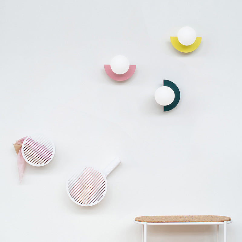 Maud LED Wandleuchte – Modernes Alluminium- und Glasdesign für Wohnzimmer & Schlafzimmer