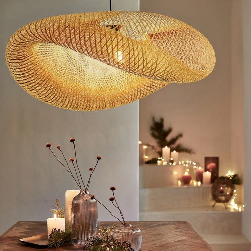 Hängelampe aus Bambus – Geflochten – LED – Warmes Licht – Wohnzimmer