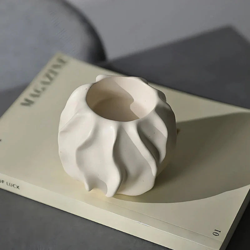 LumoForm Kerzenhalter Modern Skulptur-Design Schwarz für Innenräume