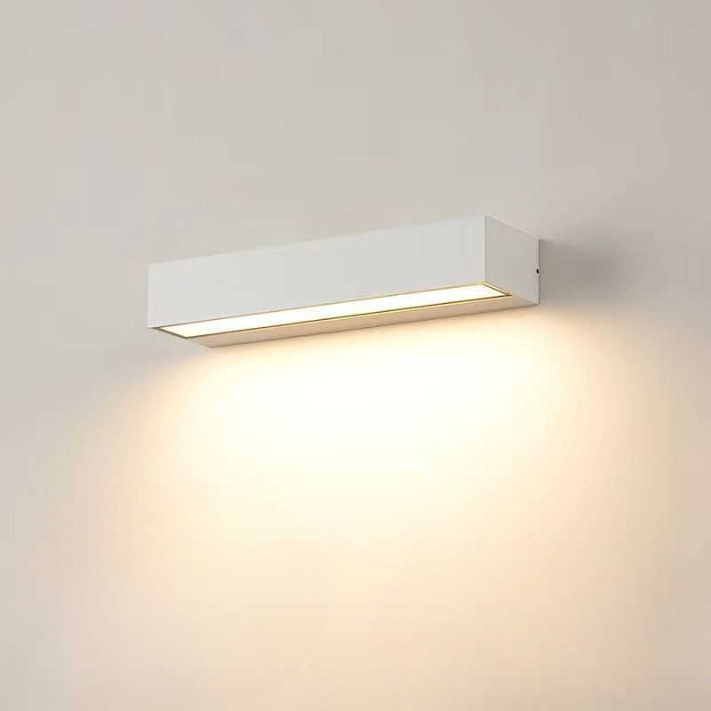 LineaLicht – Moderne LED-Wandleuchte für das Badezimmer