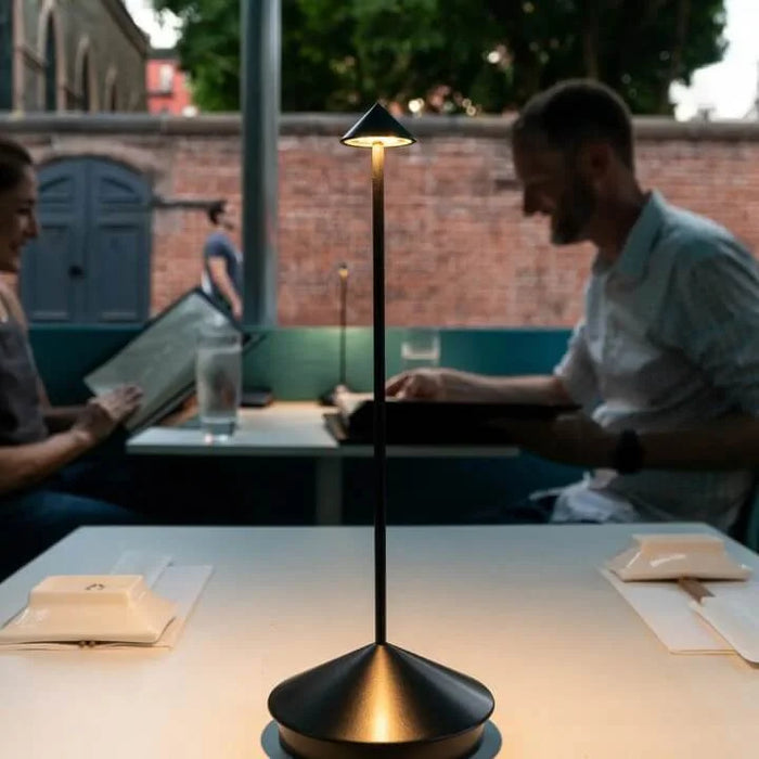 DartGlow I LED Minimalistische Drahtlose Tischlampe