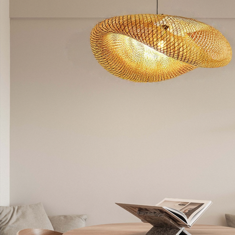 Hängelampe aus Bambus – Geflochten – LED – Warmes Licht – Wohnzimmer
