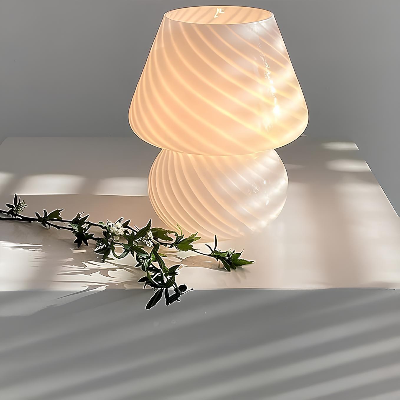 LumoGlas Vintage Glaslampe – handgefertigt amber für Wohnzimmer