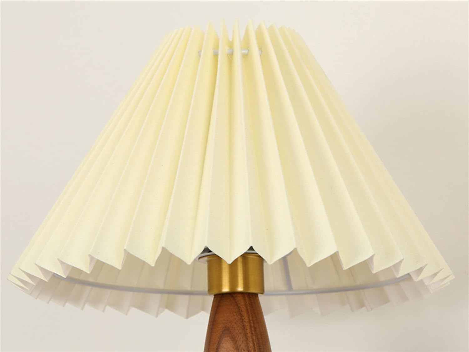 LumiOak - Elegante Wandleuchte aus Holz