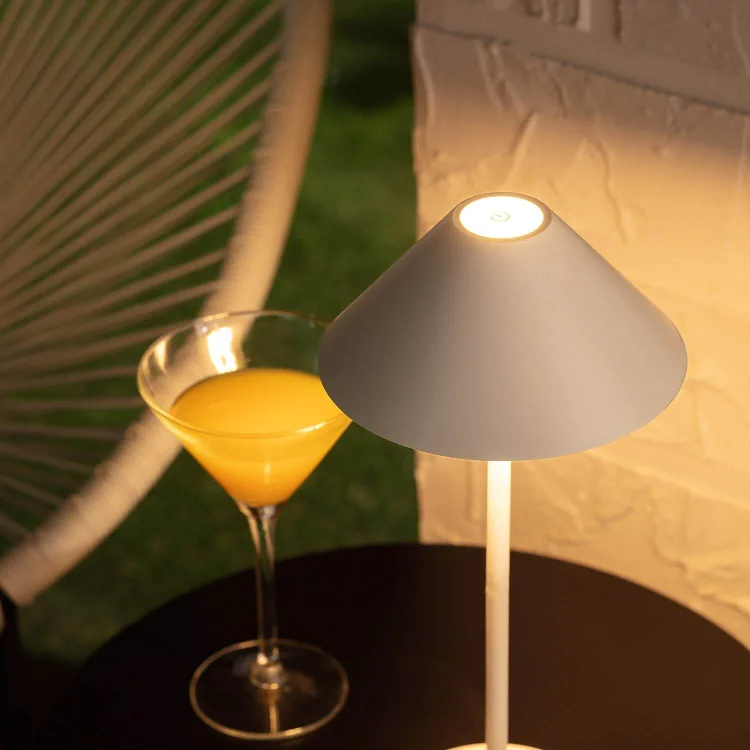 LumiZen Kegellampe skandinavisch dimmbar beige Schlafzimmer