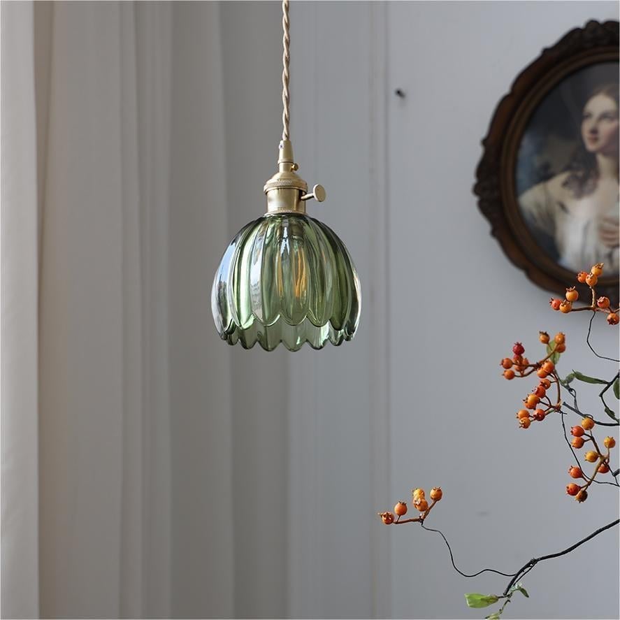 Retro Pendelleuchte mit Glasblumen und warmweißem LED-Licht