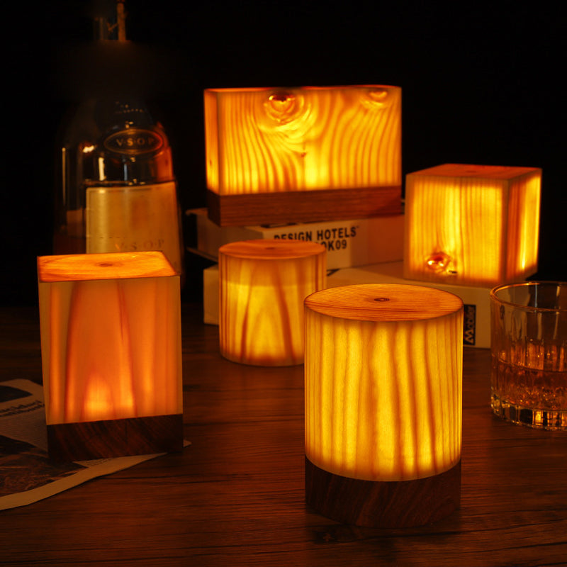 HolzGlow – Moderne LED-Tischlampe mit Akku & Touch, Schlafzimmer