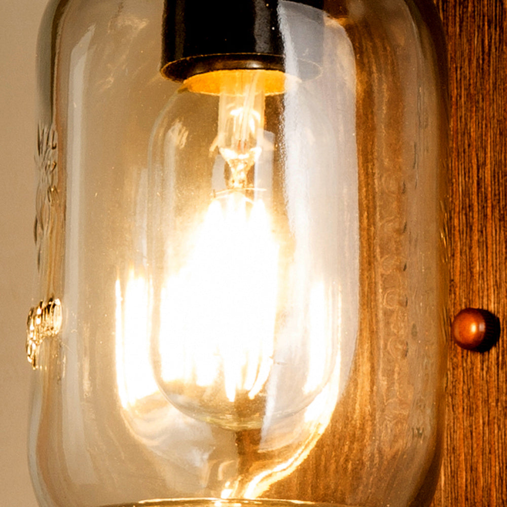 TimberLight – Wandlaterne aus Holz und Metall