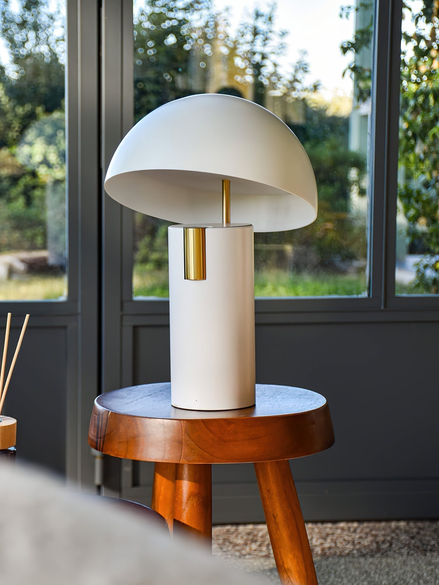 Avano Minimalistische Tischlampe – LED Weiß Perfekt für Wohnzimmer