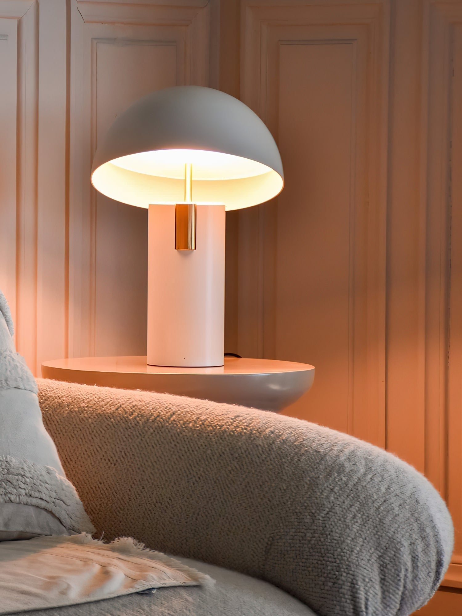 Avano Minimalistische Tischlampe – LED Weiß Perfekt für Wohnzimmer