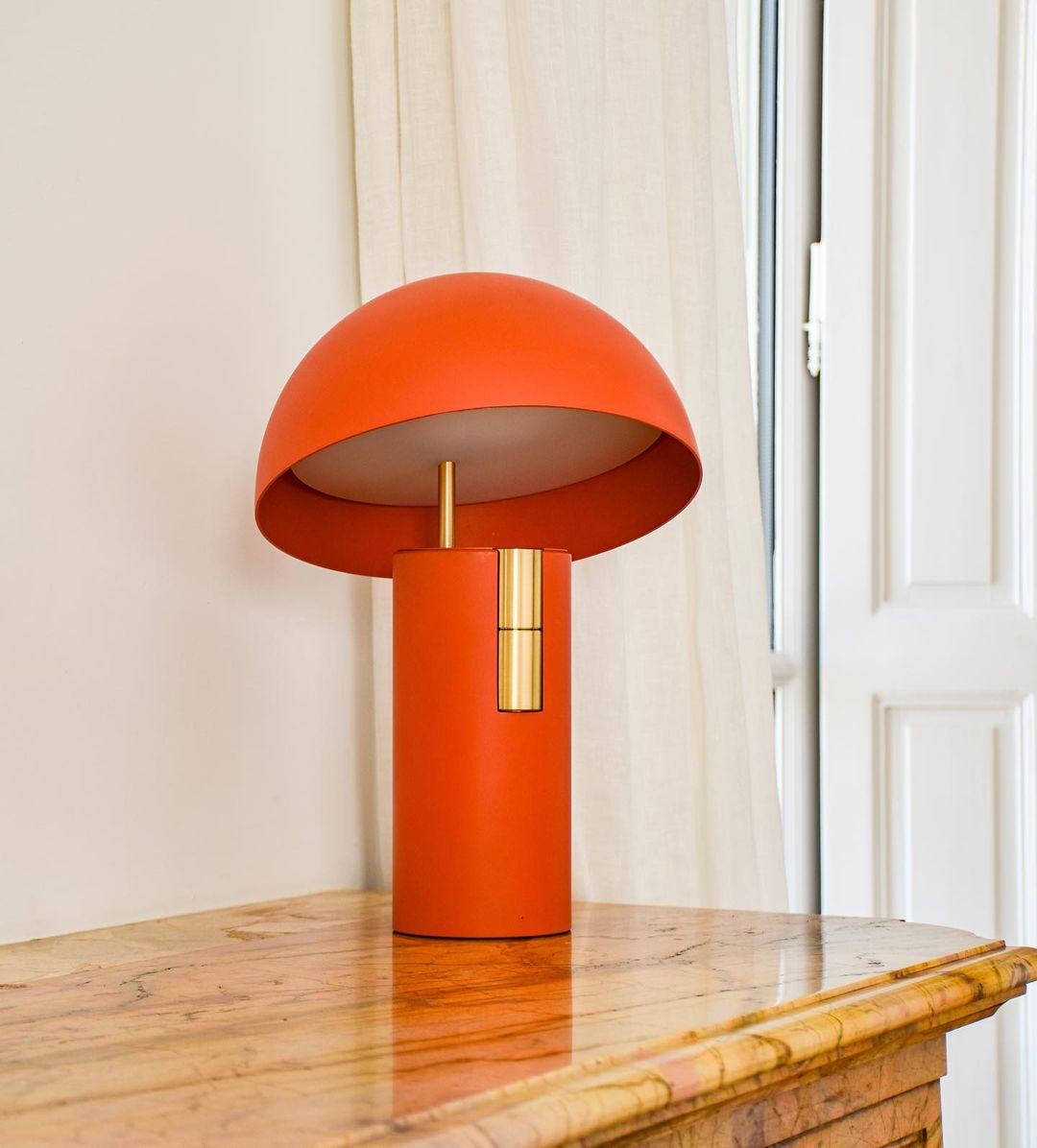Avano Minimalistische Tischlampe – LED Weiß Perfekt für Wohnzimmer