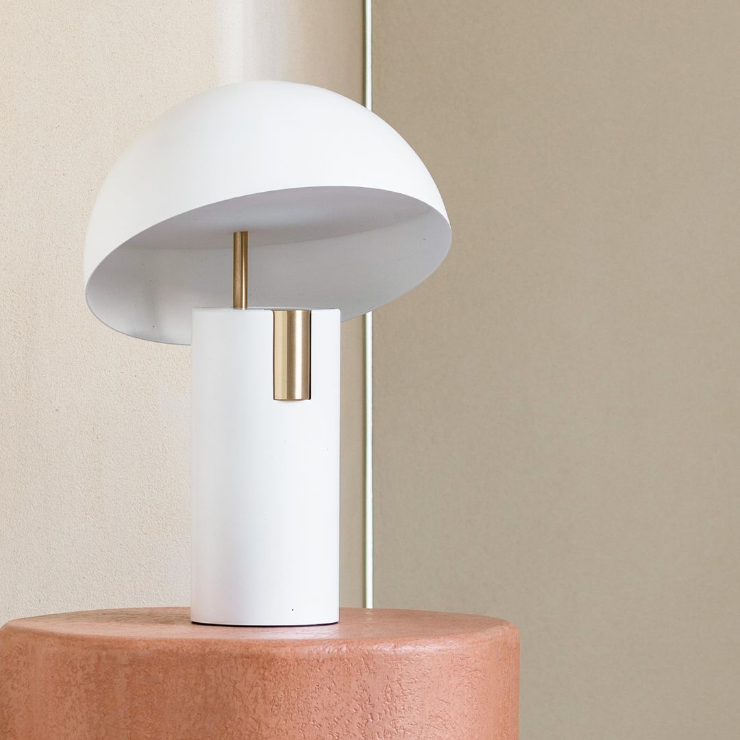 Avano Minimalistische Tischlampe – LED Weiß Perfekt für Wohnzimmer