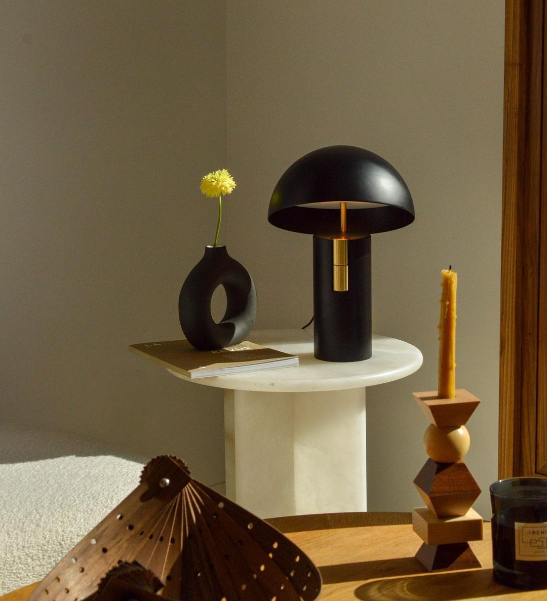 Avano Minimalistische Tischlampe – LED Weiß Perfekt für Wohnzimmer