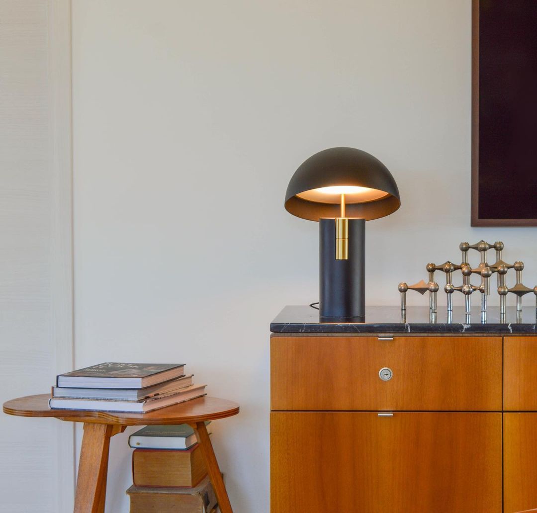 Avano Minimalistische Tischlampe – LED Weiß Perfekt für Wohnzimmer