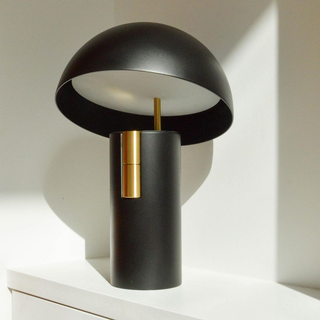 Avano Minimalistische Tischlampe – LED Weiß Perfekt für Wohnzimmer