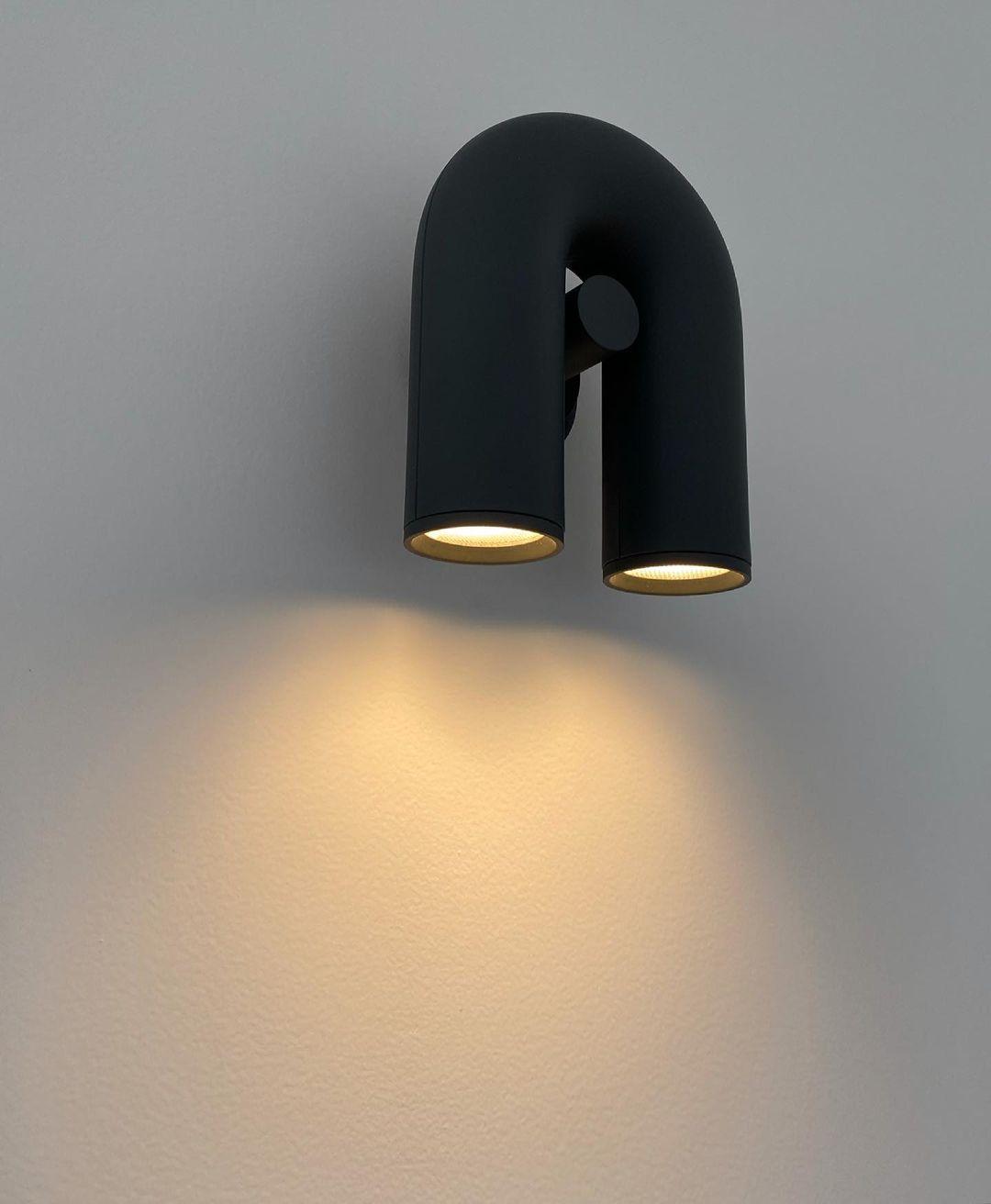 LumaCirkus – Moderne LED Wandleuchte Schwarz Stilvoll für Terrasse