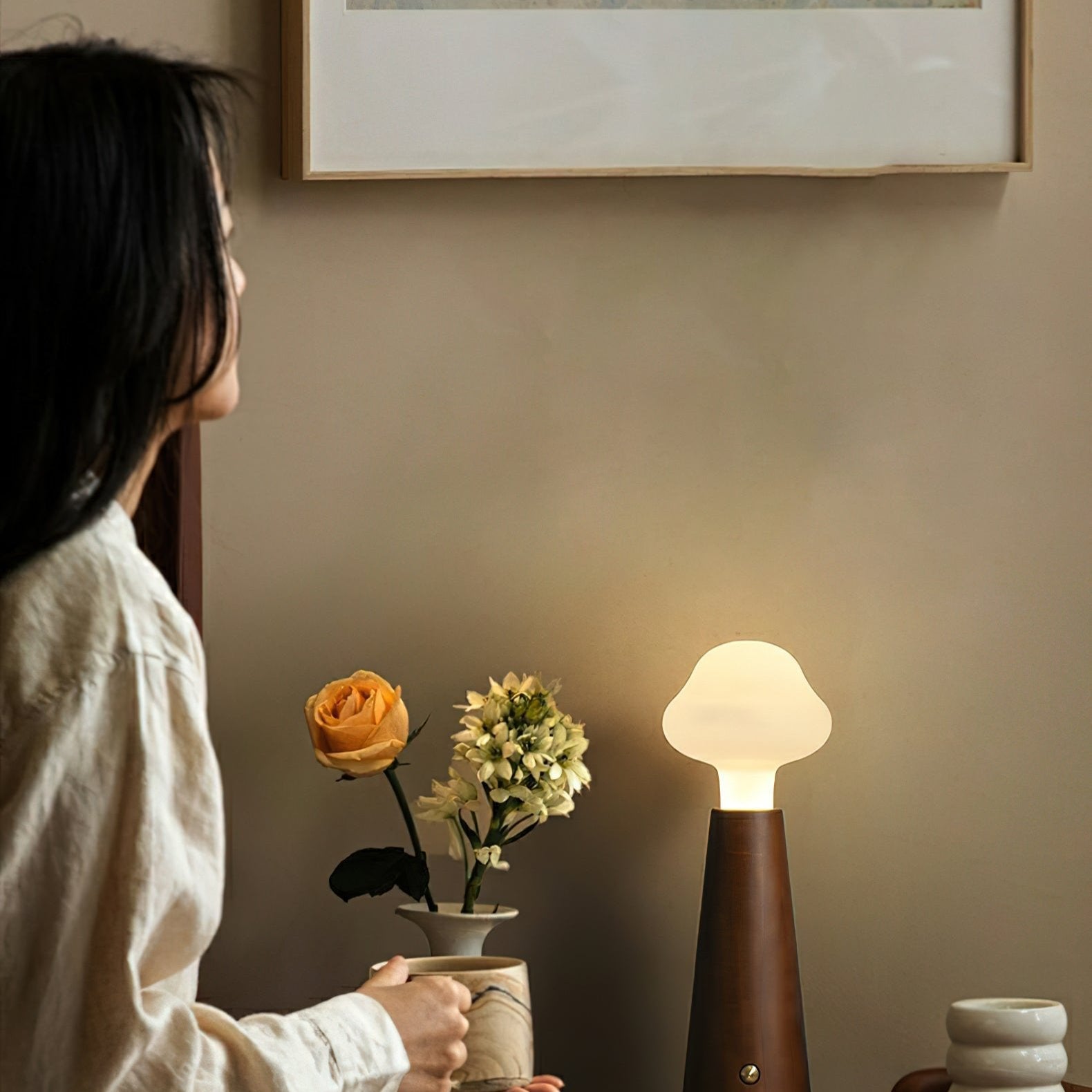 LumoGlow Design-Tischlampe aus Glas – Warmlicht, Weiß, für Wohnzimmer