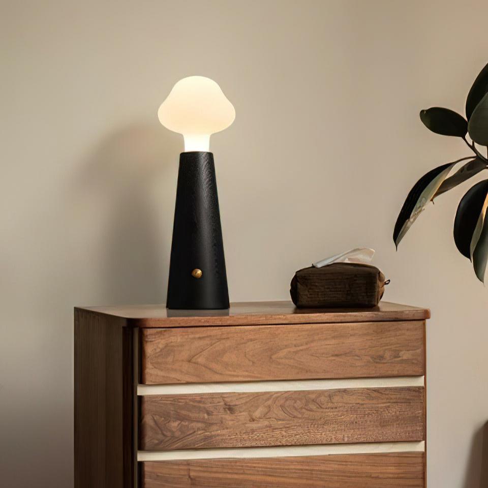 LumoGlow Design-Tischlampe aus Glas – Warmlicht, Weiß, für Wohnzimmer