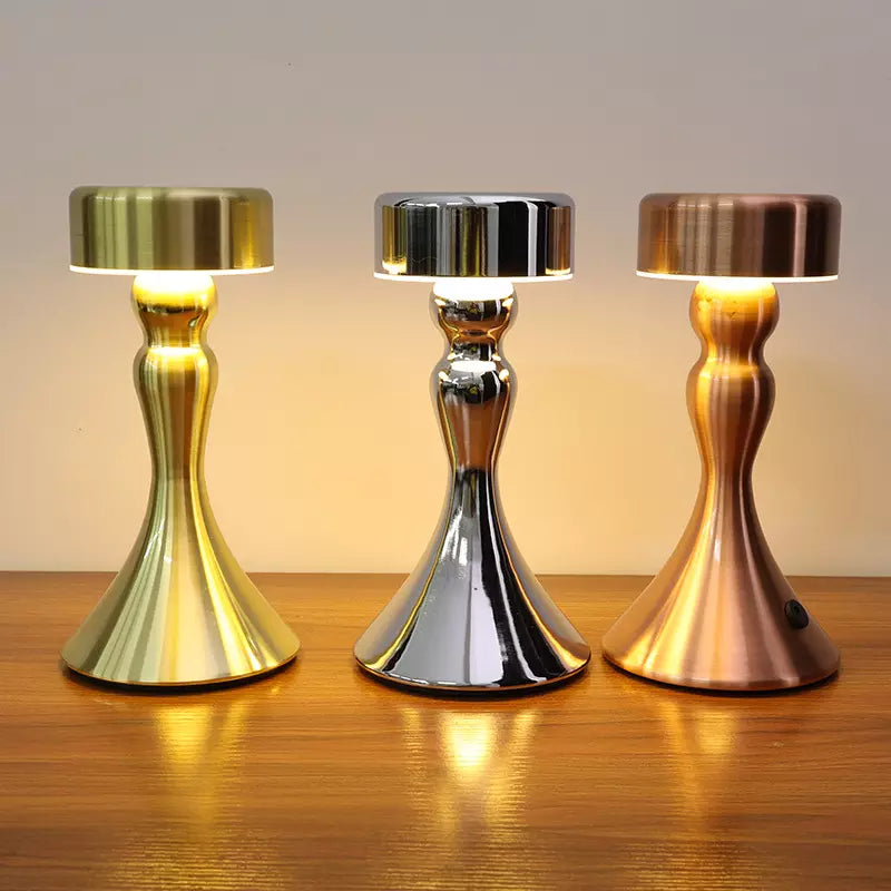 GoldenGlow - Luxuriöse kabellose Tischlampe mit Ladefunktion
