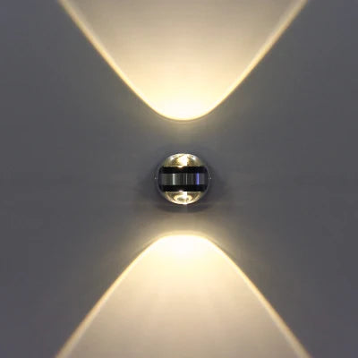ColorGlow LED-Kristall-Wandleuchte - Luxuriöses Design mit energieeffizientem Licht für den Wohnbereich
