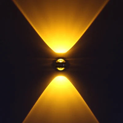 ColorGlow LED-Kristall-Wandleuchte - Luxuriöses Design mit energieeffizientem Licht für den Wohnbereich