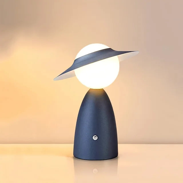 LichtEase – Moderne LED-Tischlampe mit Akku Weiß Terrasse