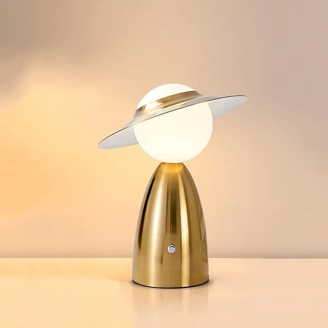 LichtEase – Moderne LED-Tischlampe mit Akku Weiß Terrasse