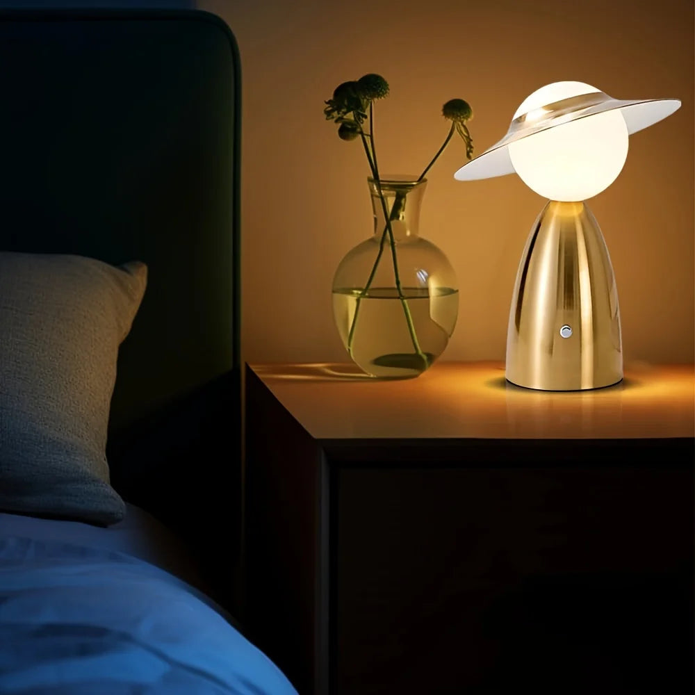 LichtEase – Moderne LED-Tischlampe mit Akku Weiß Terrasse