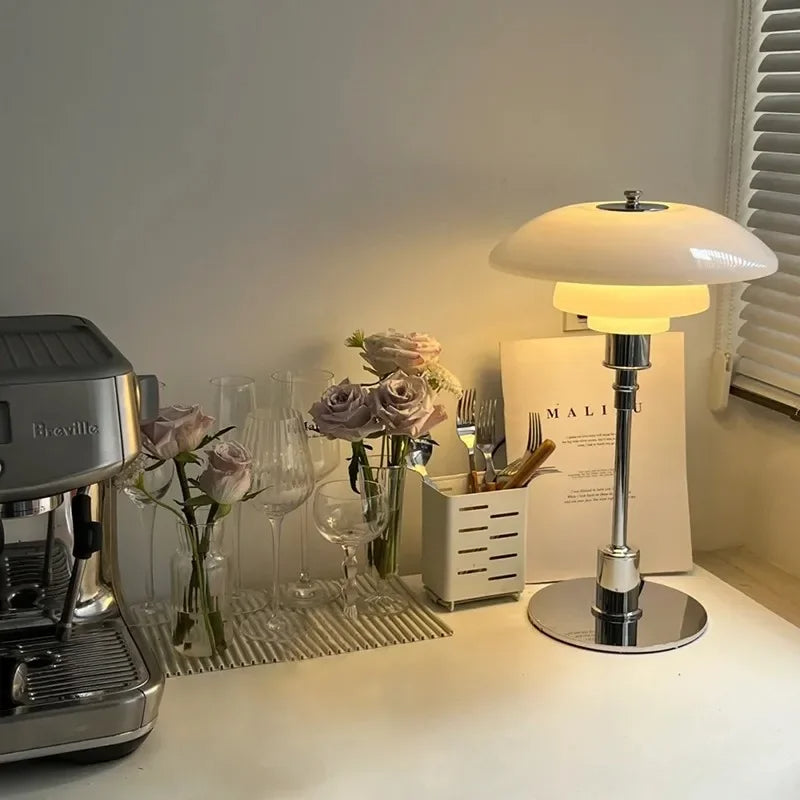 FjordGlow LED-Tischlampe – Modernes Design Warmweiß Wohnzimmer