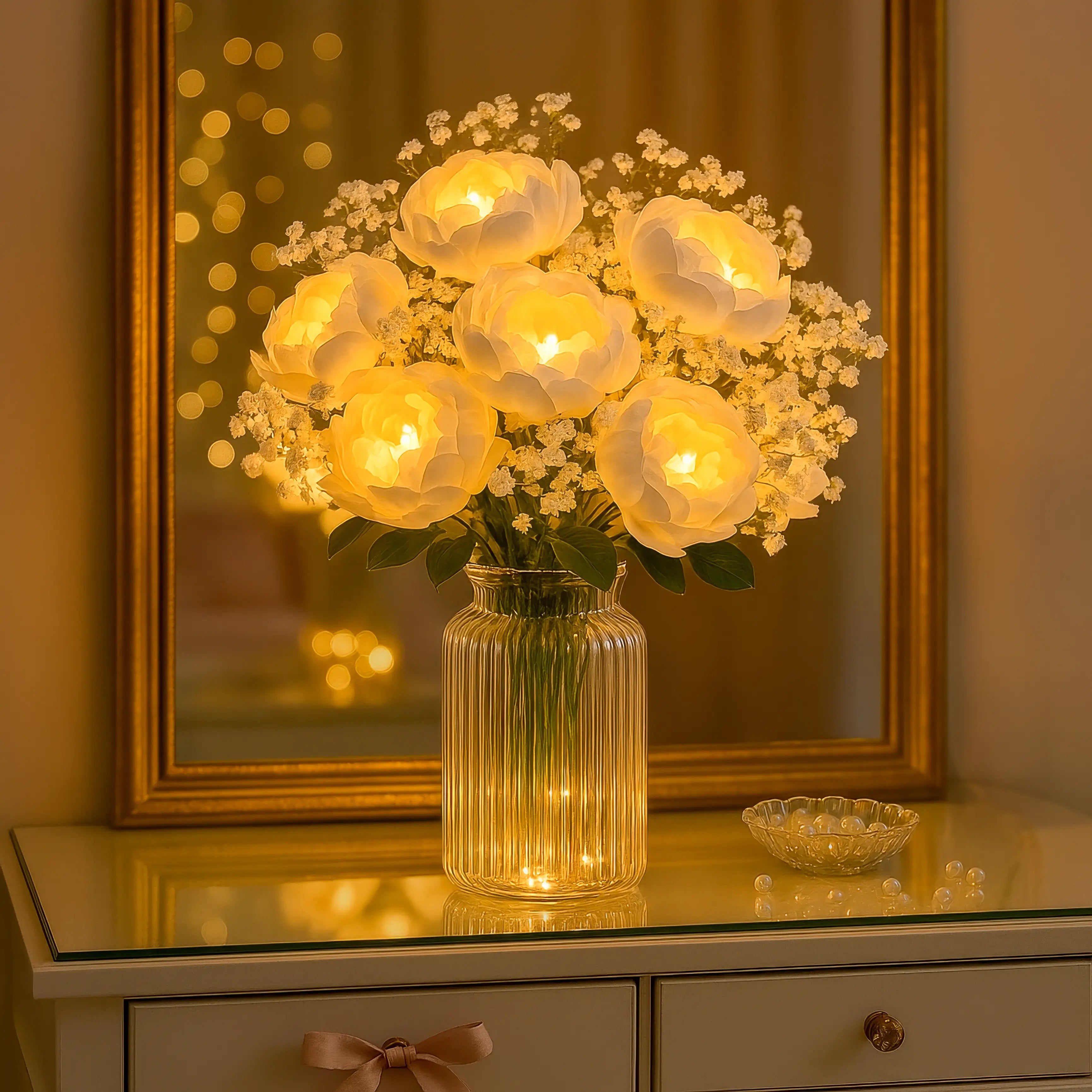 Aurora Bloom LED-Vase mit Goldfinish für Innenräume